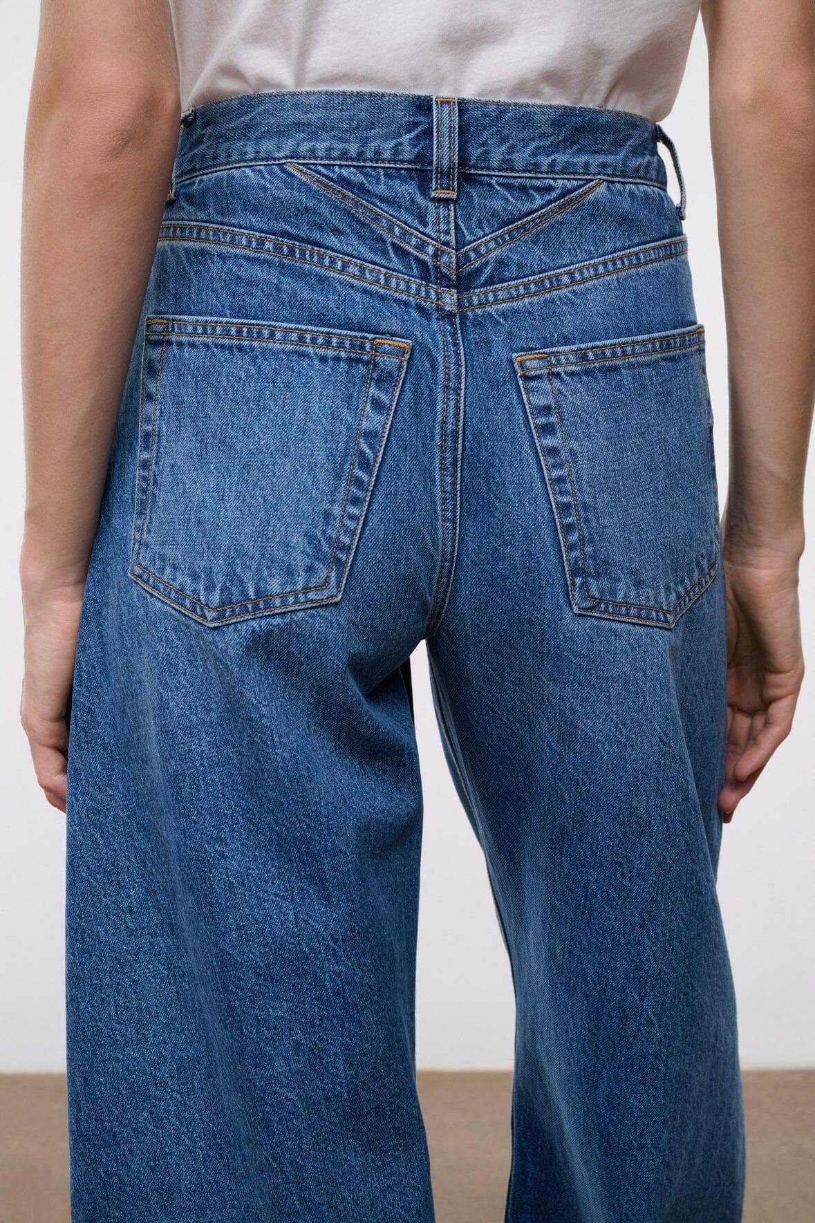 JACKSON BARREL JEAN | VINTAGE WASH